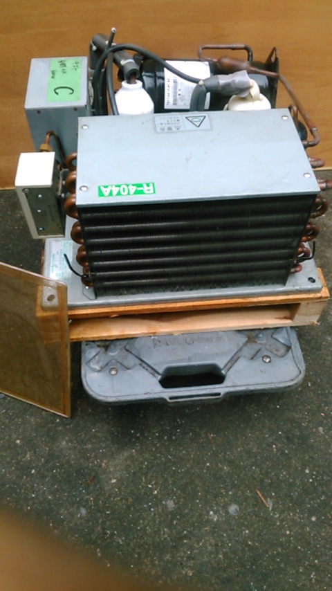 東芝 600w冷凍機 R404A 200v 2016年製 C拍卖