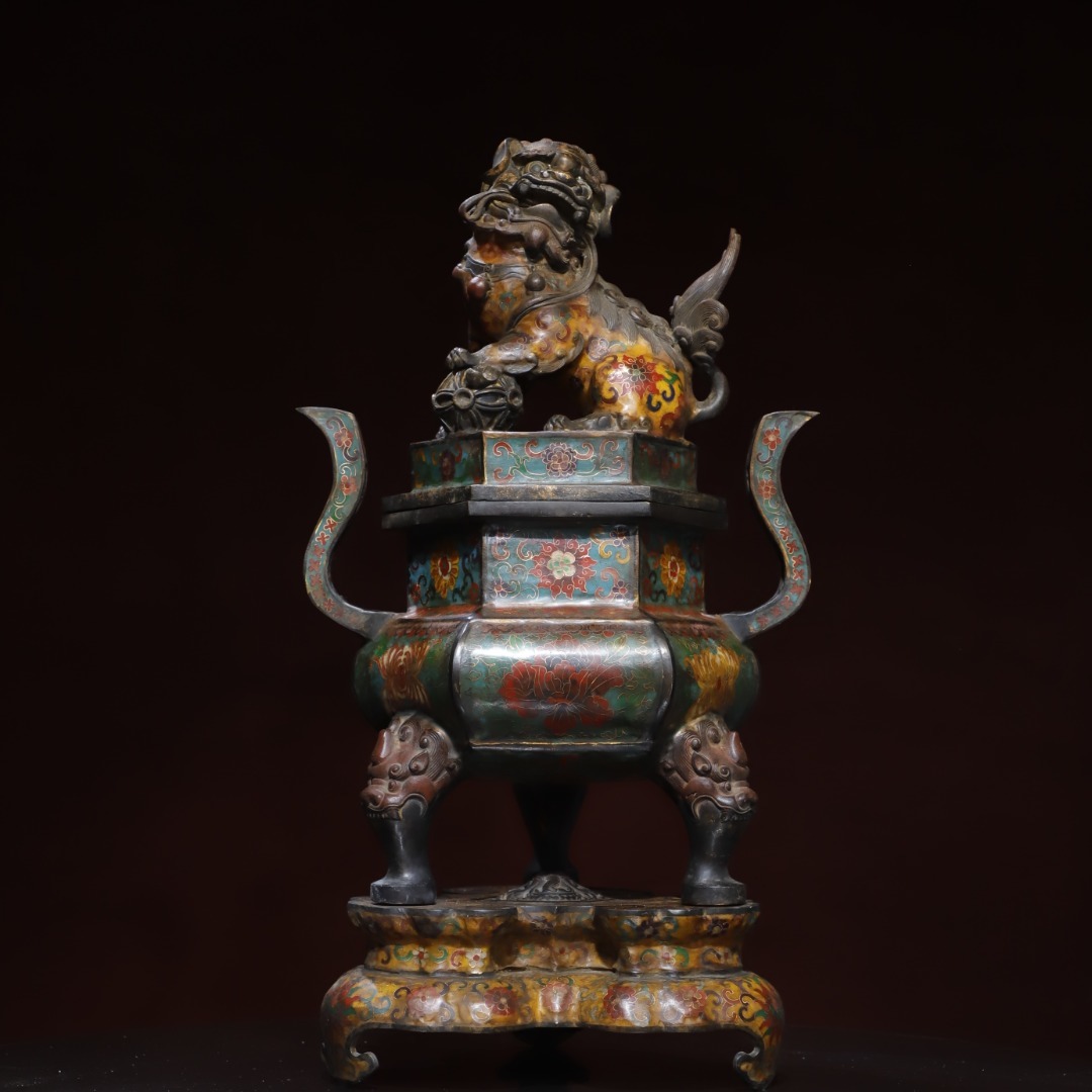 ◆珍蔵◆古美術 清乾隆年製款 古銅製 七宝焼 銅胎 琺瑯彩 景泰藍 獅子薰炉 細密細工造 置物 擺件 古賞物 骨董品 時代物 A13拍卖