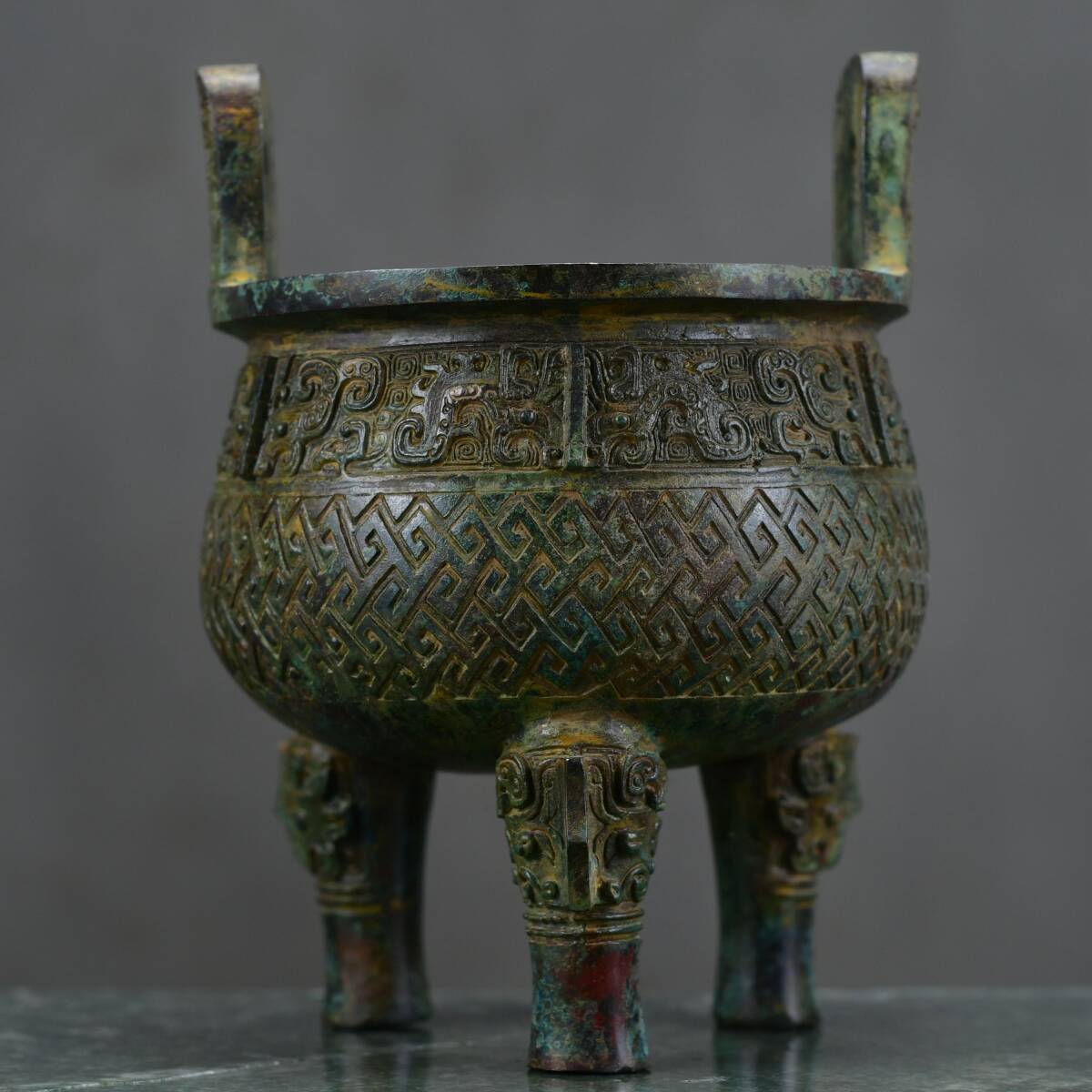 ◆珍蔵◆中国古美術 西周時期 古銅製 青銅器 銘文 龍紋獸面三足鼎 蟠龍碗 細密細工造 置物 擺件 古賞物 骨董品 時代物 A17拍卖