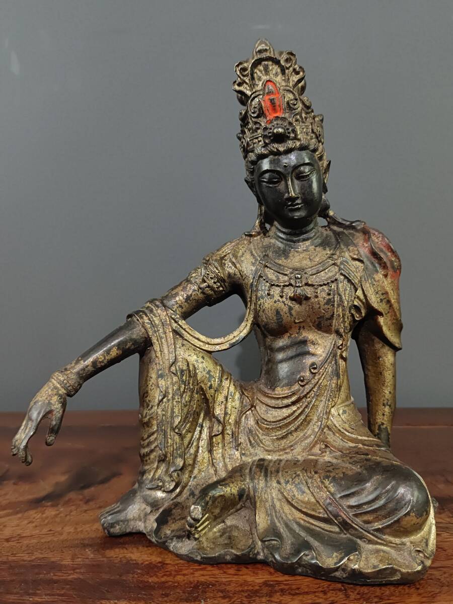 ◆珍蔵◆中国古美術 明時代 古銅製 銅胎 拓金 自在観音 仏造像 細密細工造 置物 擺件 古賞物 骨董品 時代物 AT17拍卖