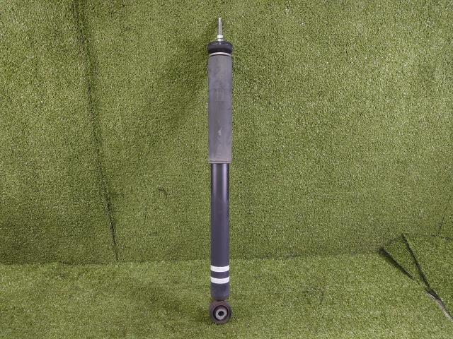 ソリオ 5AA-MA37S 右リアショックアブソーバー 41810-83S10 41810-83S11拍卖