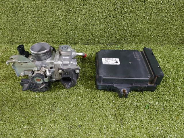 ラパン CBA-HE21S エンジンコンピューター 33921-75HH 33921-75HH0 13400-83H02 スロットルボディセット拍卖