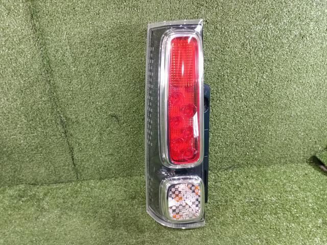フレアワゴン 5AA-MM53S 左テールランプ 左テールライト 1A27-51-181A 1A27-51-181B拍卖