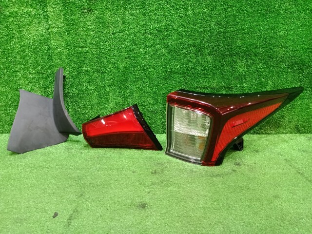プリウス 6AA-ZVW51 右テールランプ 右テールライト イチコ (上)47-111 (下)47-112 81551-47472 81457-47020 後期型 上下セット LED 純正拍卖
