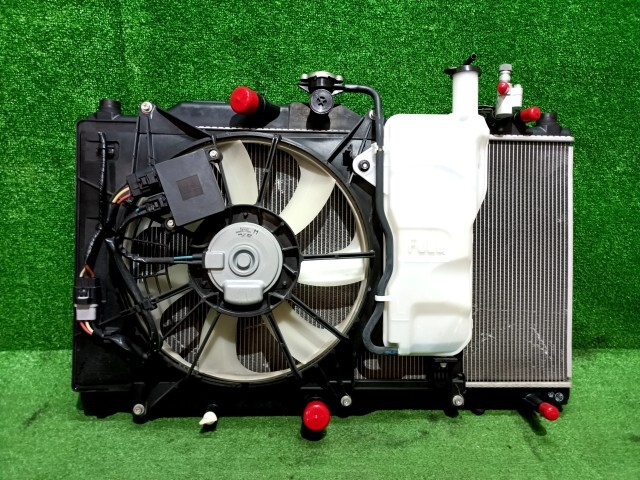 デミオ LDA-DJ5FS ラジエータ S552-15-200A S552-15-200D コンデンサー ファンセット拍卖