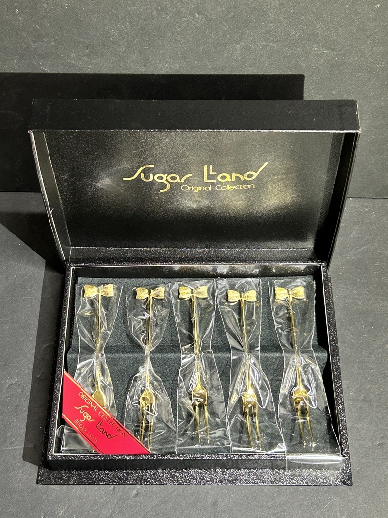● コレクター必見 未使用 SUGAR LAND カトラリー フォーク 5本 リボン ゴールド 金色 デザートフォーク セット 元箱 Zr414拍卖