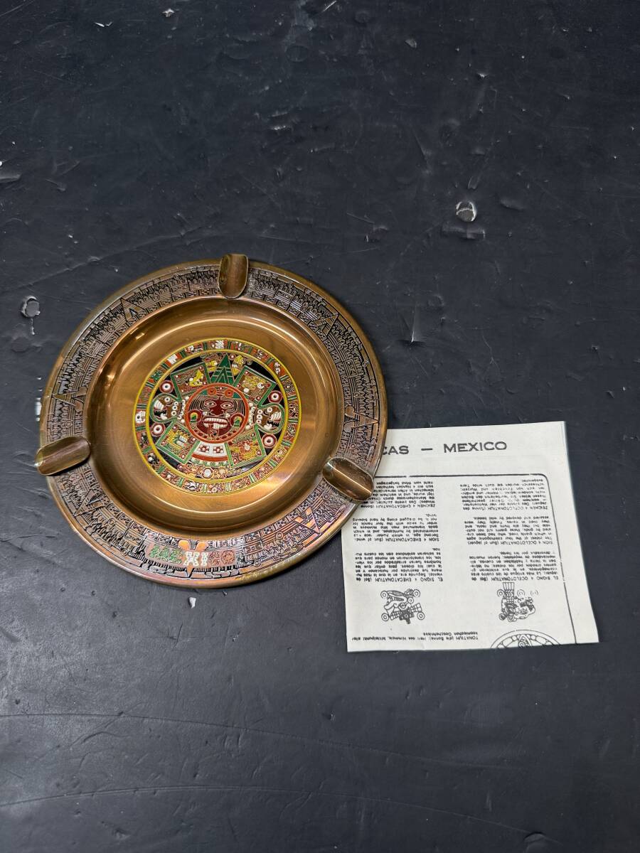 ★コレクター必見 ビンテージ MEXICO 金属製 灰皿 アステカ文明 カレンダー 金属工芸 飾り皿 壁掛 直径14㎝ コレクション GT564拍卖