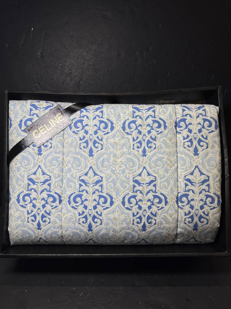 ★格安出品 未使用品 CELINE セリーヌ 合繊掛けふとん(肌掛) 140㎝×190㎝ バリーズ シングル 寝具 掛物 ベッド用品 西川産業 Se38拍卖