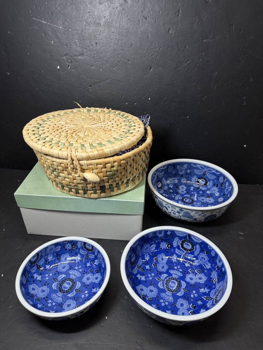 ★コレクター必見 未使用品 藤峰 藍染草花 三ツ組鉢 鉢 三個 和食器 籠付き 煮物鉢など コレクション Se42拍卖