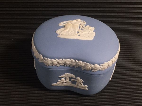 ◎ウェッジウッド ジャスパー 豆形蓋物◎r1拍卖
