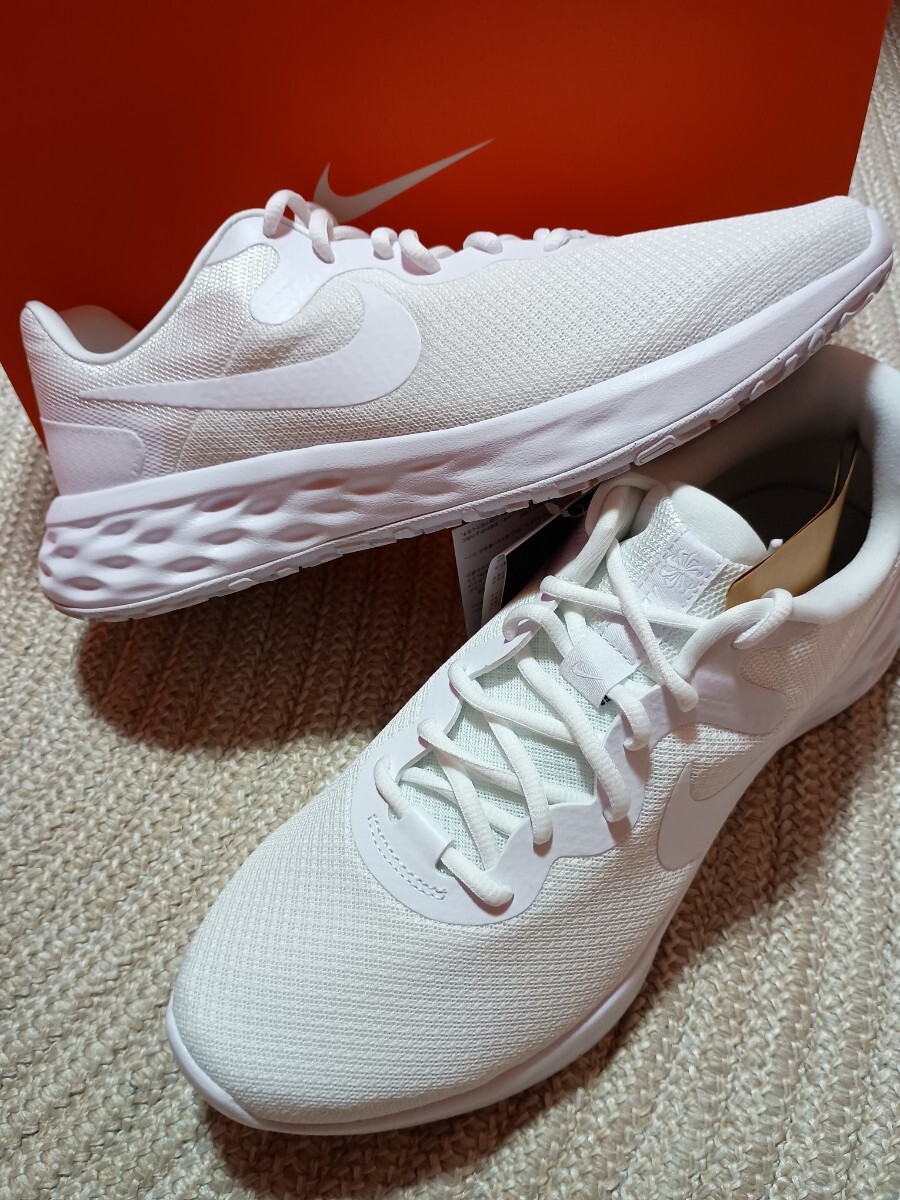 新品 未使用 NIKE レボリューション 6 29cm オールホワイト 白 ナイキ スニーカー拍卖
