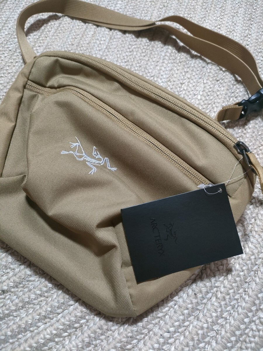 新品 未使用 アークテリクス マンティス 2 キャンバス ベージュ ARC'TERYX ショルダーバッグ ウエストポーチ MANTIS 2.5L 国内正規品拍卖