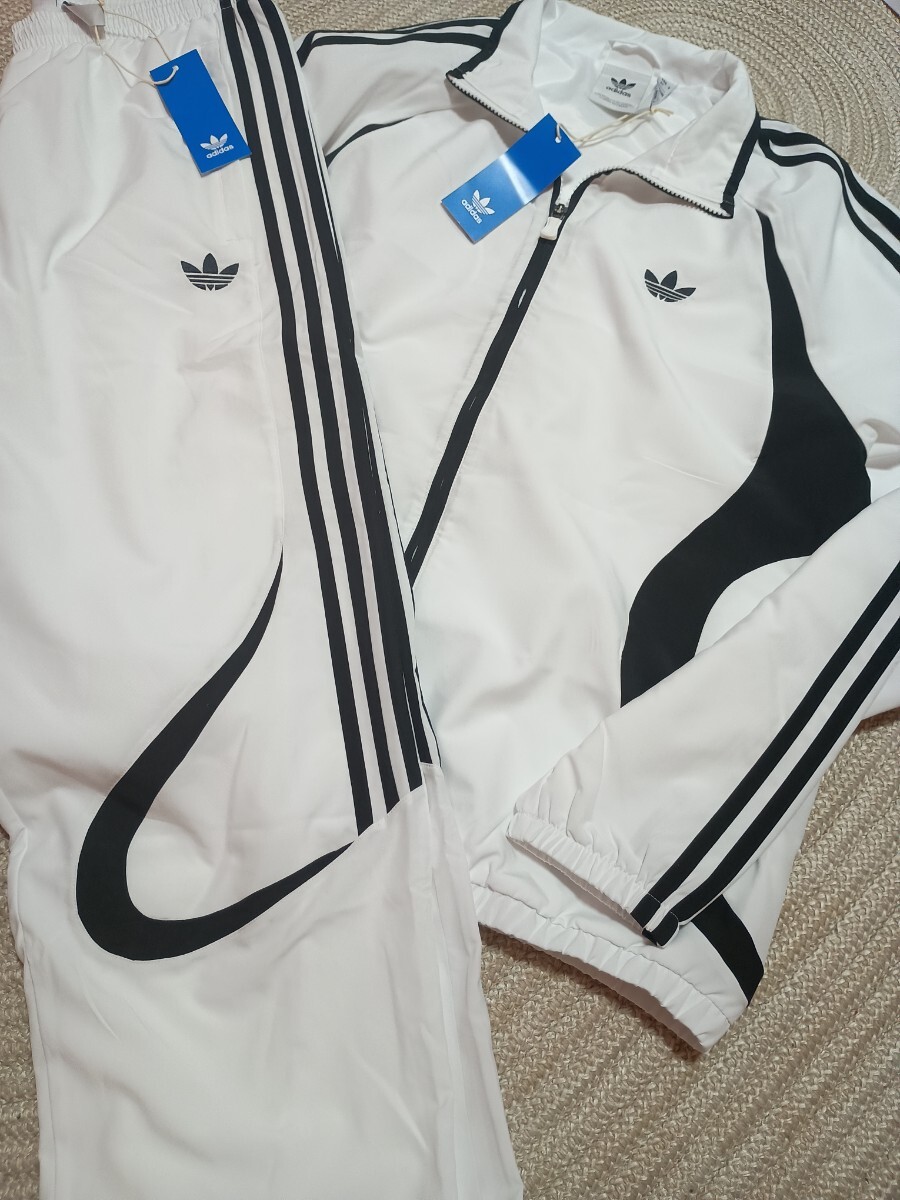 新品 定価22000 adidas セットアップ 2XL ジャージ ホワイト×ブラック 3本ライン ジャケット パンツ メンズ 上下 アディダス オリジナルス拍卖