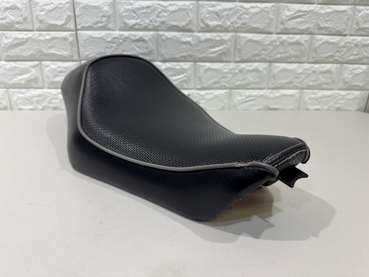 スポーツスター 04~ ソロ シート デイトナ? ハーレー スポスタ XL883 XL XL1200 883 アイアン ラぺラ イージーライダース K&H拍卖