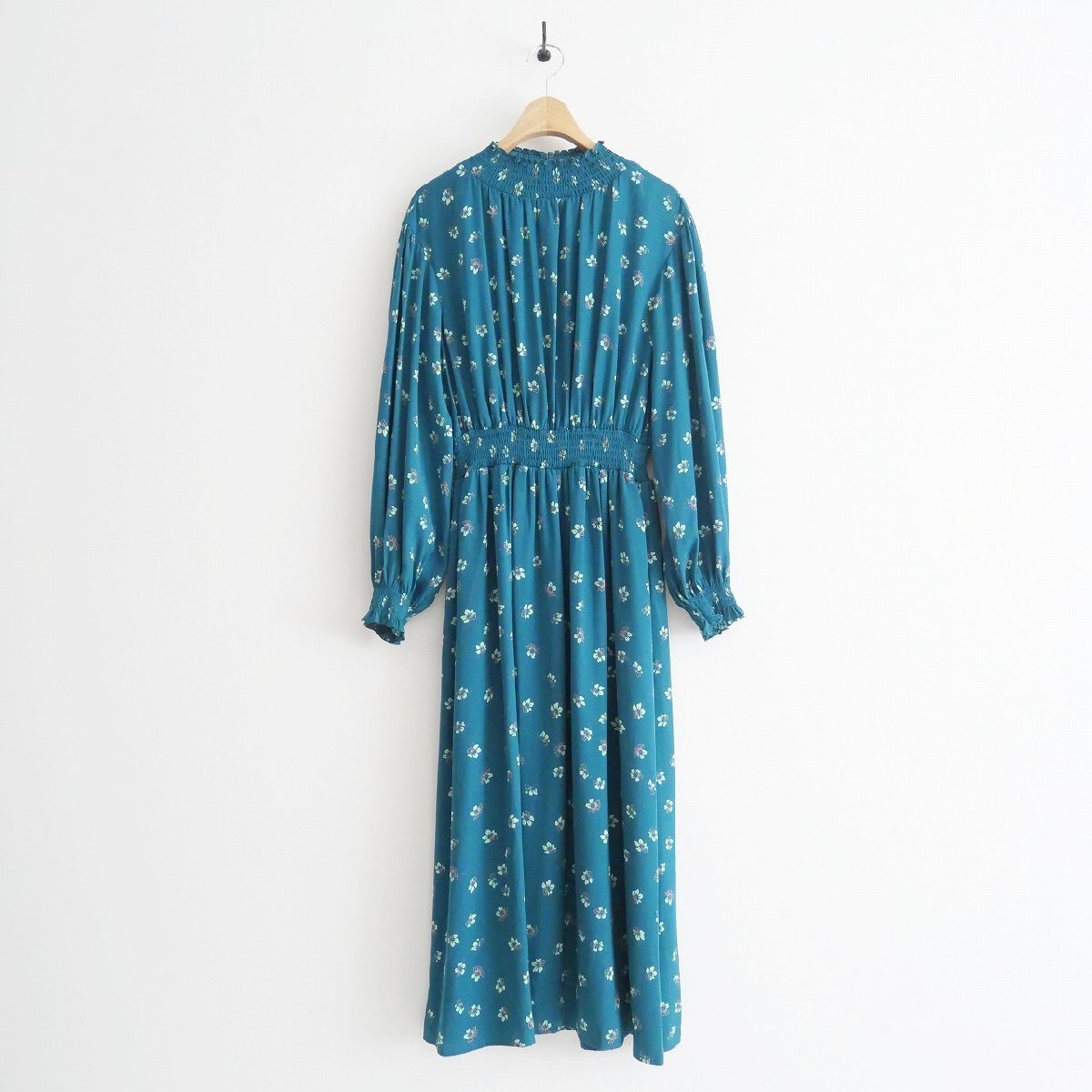 2022 / Ballsey / TOMORROWLAND / フロートフラワープリント シャーリングワンピース 36 / 11062106701 / 2305-1027拍卖