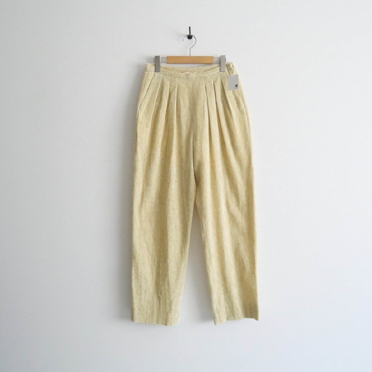 2023 / BACCA / TOMORROWLAND トゥモローランド / コットンリネンベルベット スリータックパンツ 34 / 2305-0573拍卖