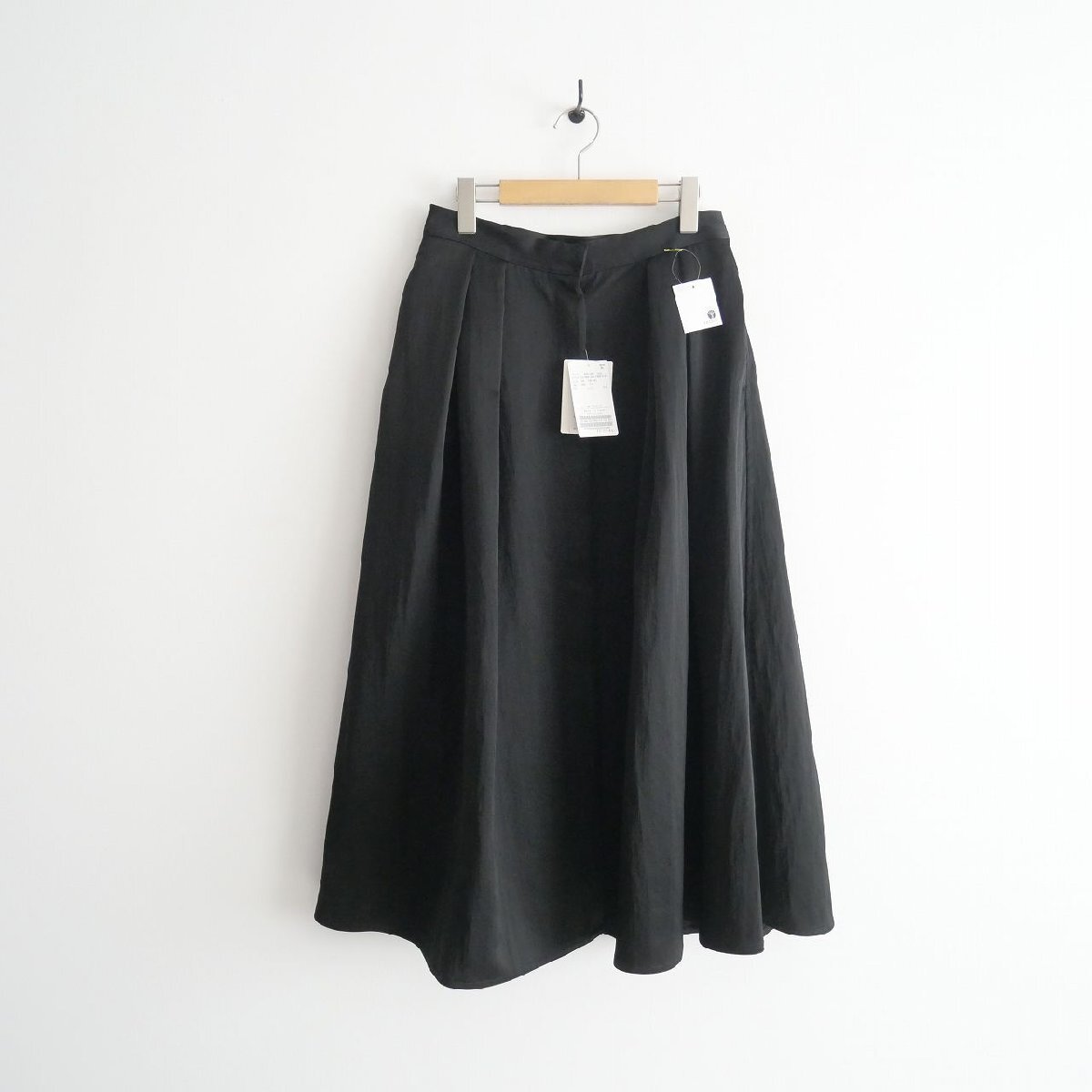 2022 / 未使用 / MUSE de Deuxieme Classe ミューズ ドゥ ドゥーズィエム クラス / サテンボリュームスカート 38 / 2307-0855拍卖