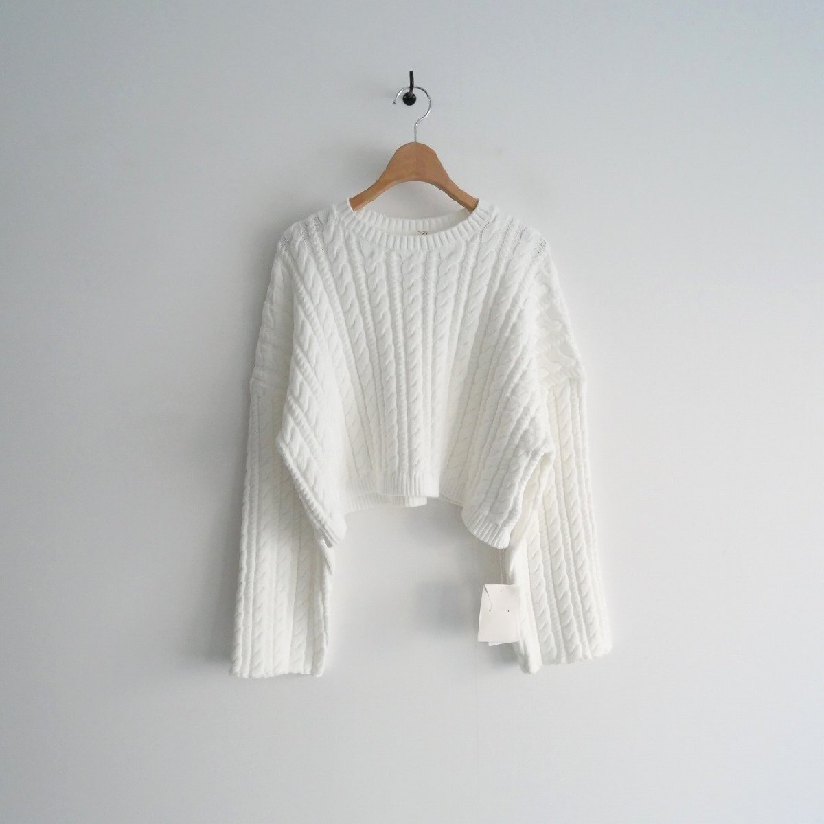 2023AW / SPICK&SPAN スピックアンドスパン / クロップドケーブルニット / 23080200626030 / 2311-0309拍卖