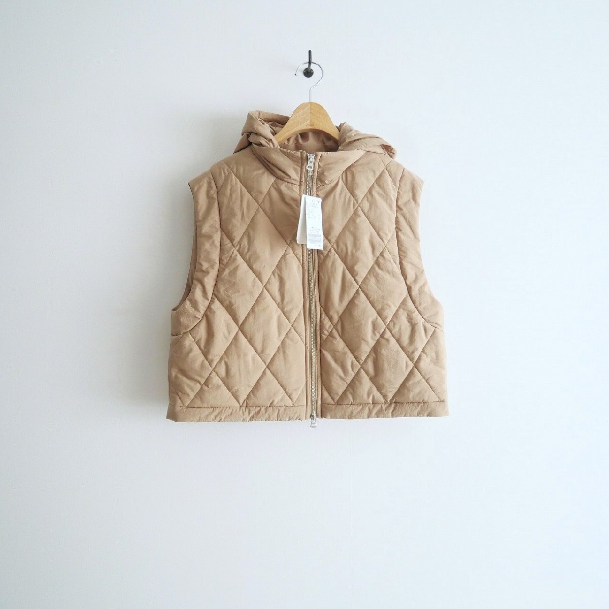 2023AW / 未使用 / Plage プラージュ / キルティング ショート ベスト / 23011922300030 / 2311-0713拍卖