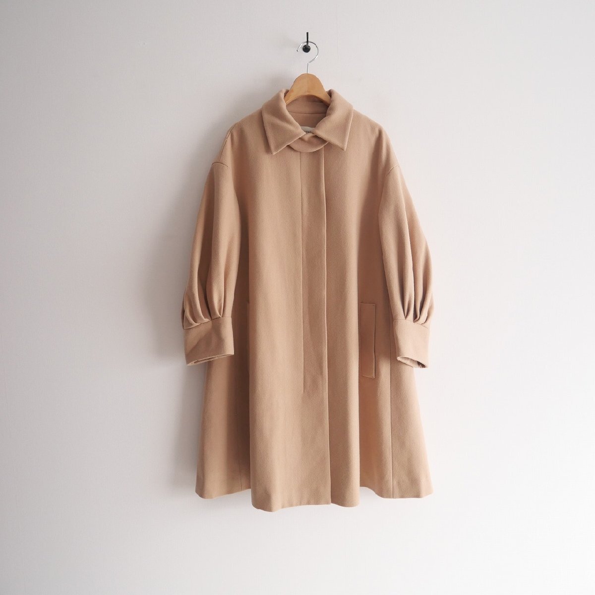 2022AW / CYCLAS シクラス / 袖ボリュームウールコート 36 / R04-95014 / 2312-2115拍卖