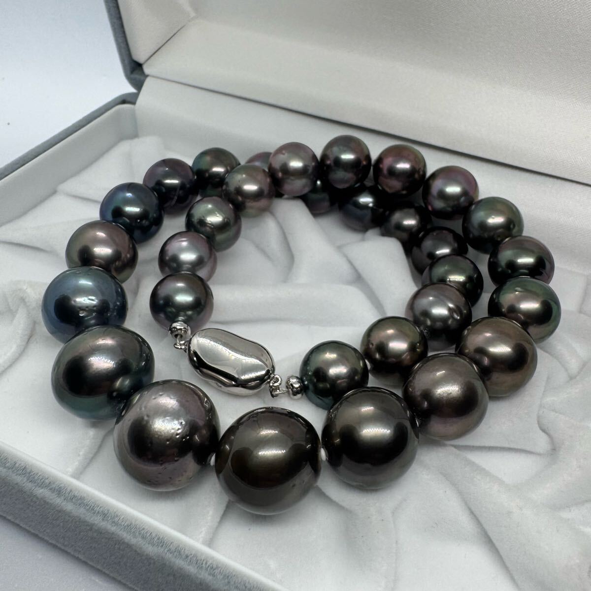 【極希少★超大珠!】黒蝶真珠 ネックレス 11.5〜16.3㎜ 43㎝ 100.6g 南洋パール クロチョウ 本真珠 pearl jewely necklace SILVER拍卖