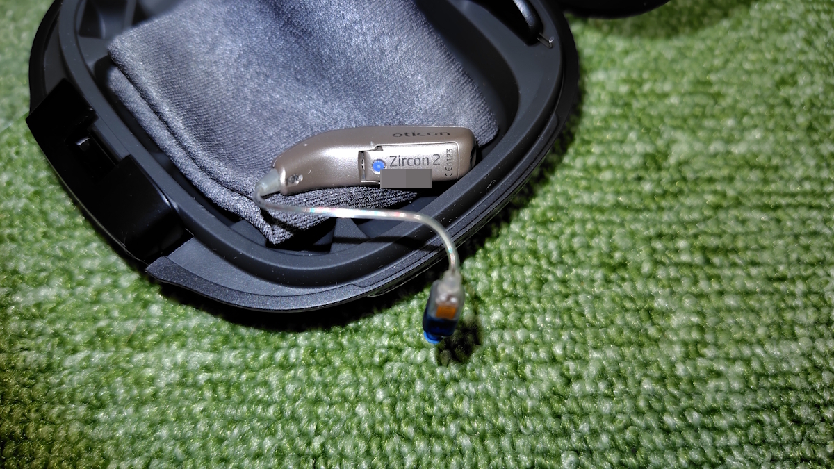 定価 242,510円 Oticon Zircon2 RITE充電式 スマートチャージャー付、充電池新品、耳栓・電池付【送料込み】拍卖