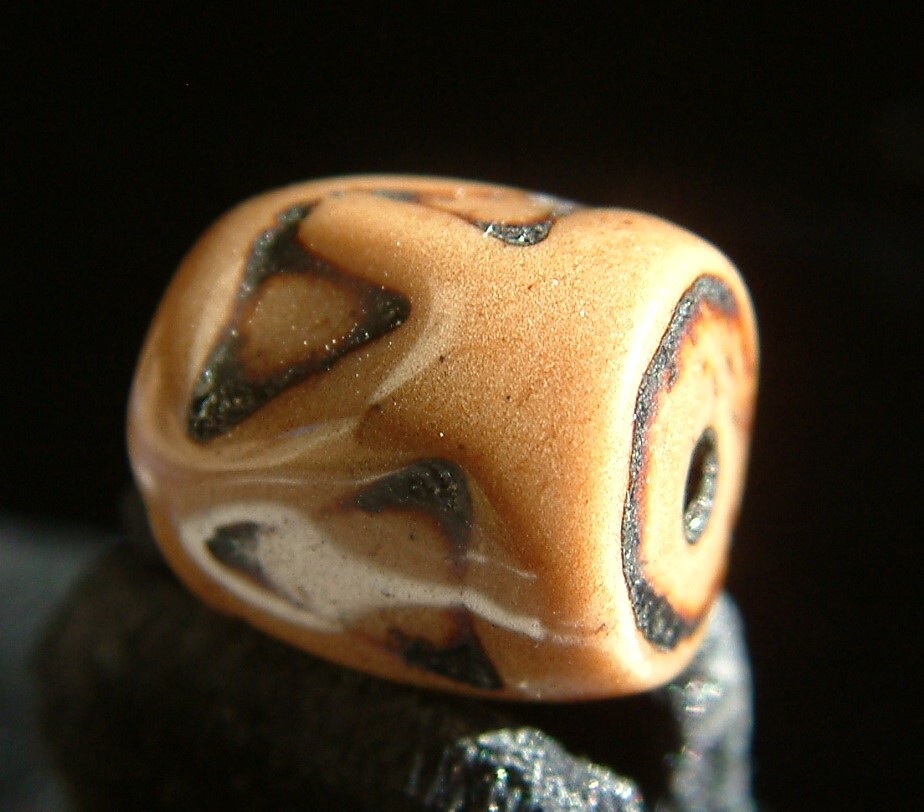 782【天珠八仙】〈幻の天珠、日本では殆ど見かけない〉..(小粒)虎牙水耕天珠..約1.3㌢拍卖