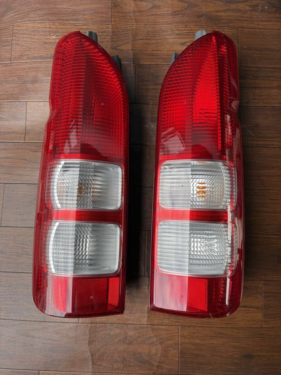 軽研磨済み トヨタ 純正 KOITO製 コイト 26-120 200系 ハイエース テールランプ テールライト 左右セット P25103001拍卖