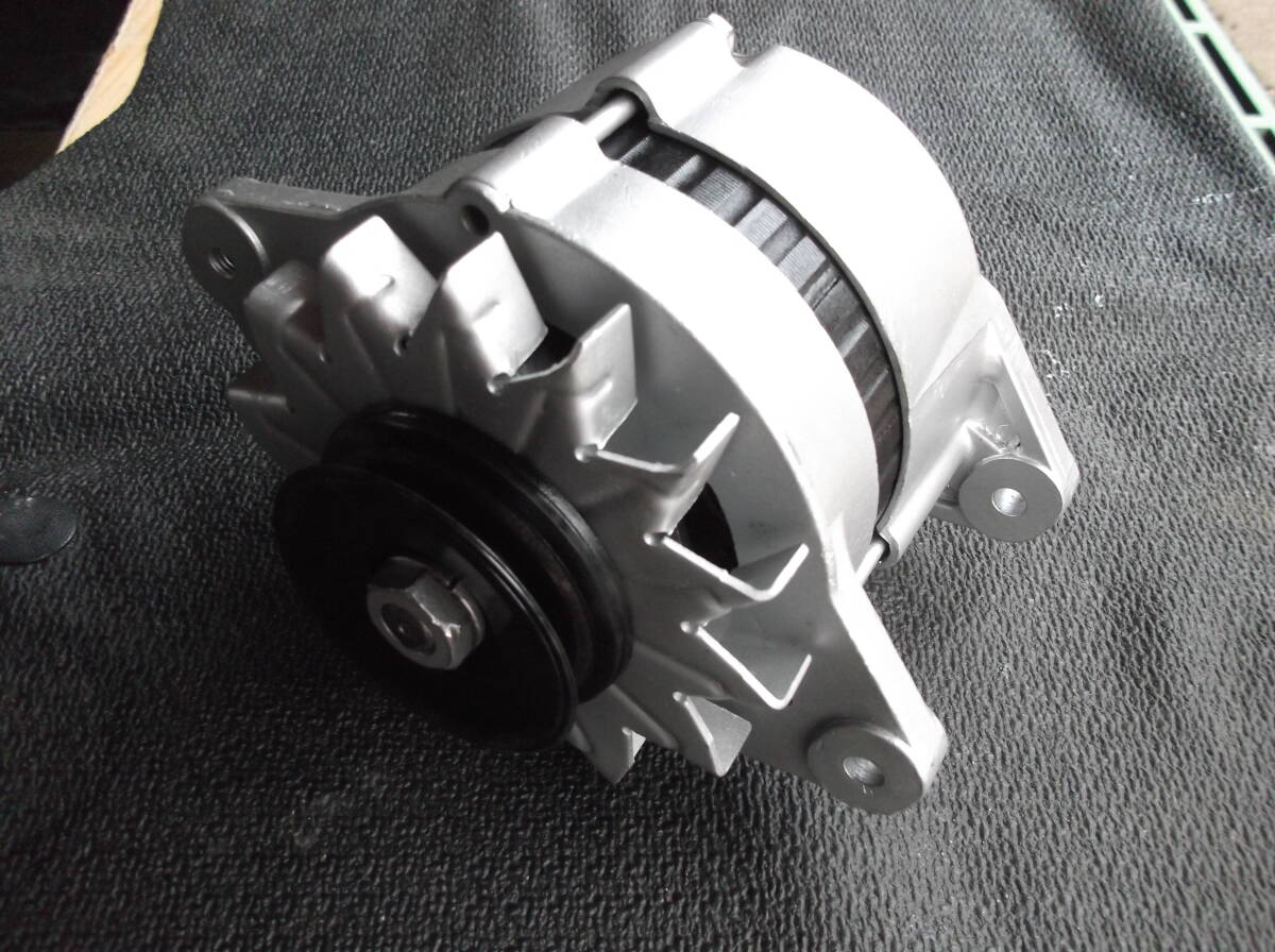 117クーペ1800 フローリアン1800用オルタネーター(ダイナモ)リビルト品拍卖