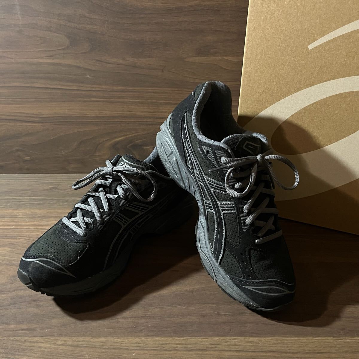 【美品】26.5cm asics アシックス GEL-KAYANO BLACK/CARRIER GREY ブラック/キャリアグレー スニーカー ランニング 箱付拍卖