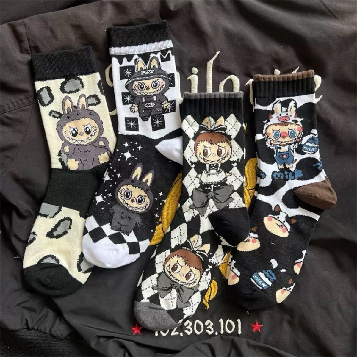 新品 ラブブ labubu風ソックス 4点セット 可愛いキャラクター レディースソックス 厚手女性靴下 プレゼント拍卖