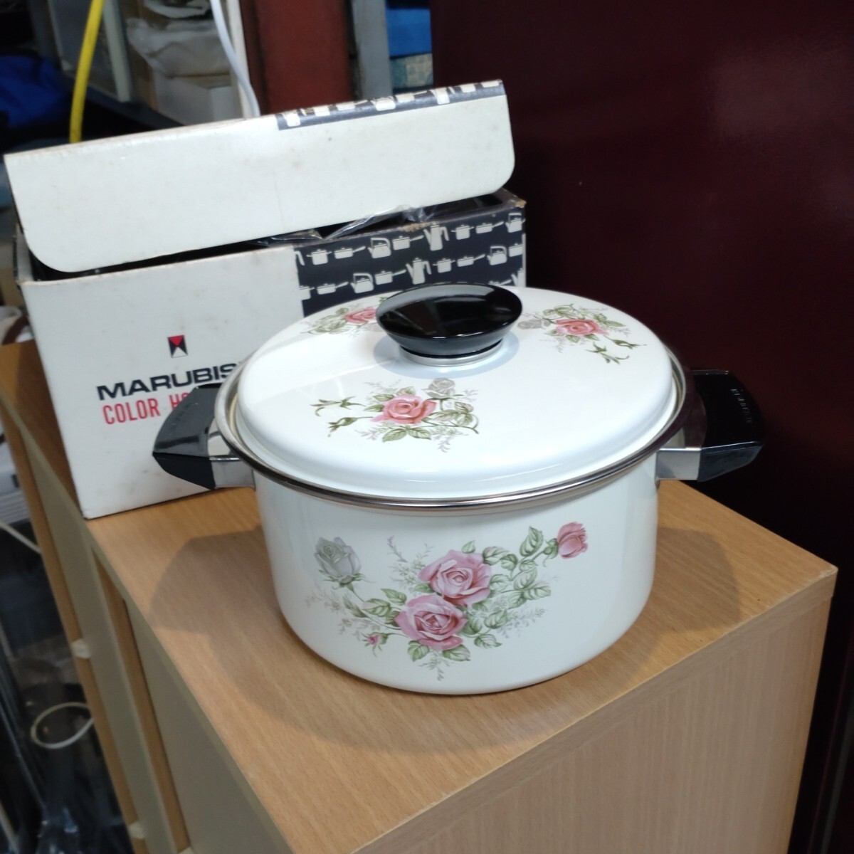 荒川金属工業  ホーロー両手鍋 ソースポット 20cm バラ柄 未使用  昭和レトロ 現状渡し拍卖