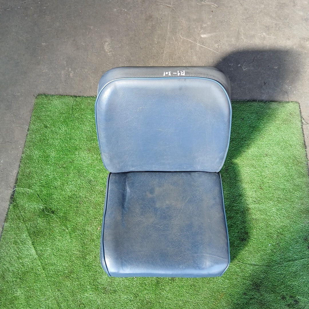 クボタ コンバイン R1-301 シート 流用 汎用 トラクター ユンボ 田植え機 運搬車 リフト 倉庫内保管拍卖