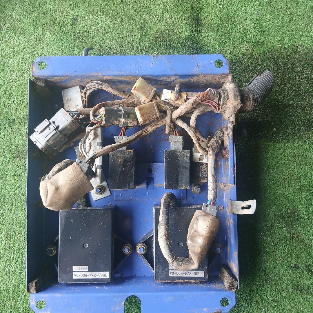 イセキ コンバイン HF570 コントローラー リレー リレーボックス 実働車外し 倉庫内保管 マイコン 背面拍卖