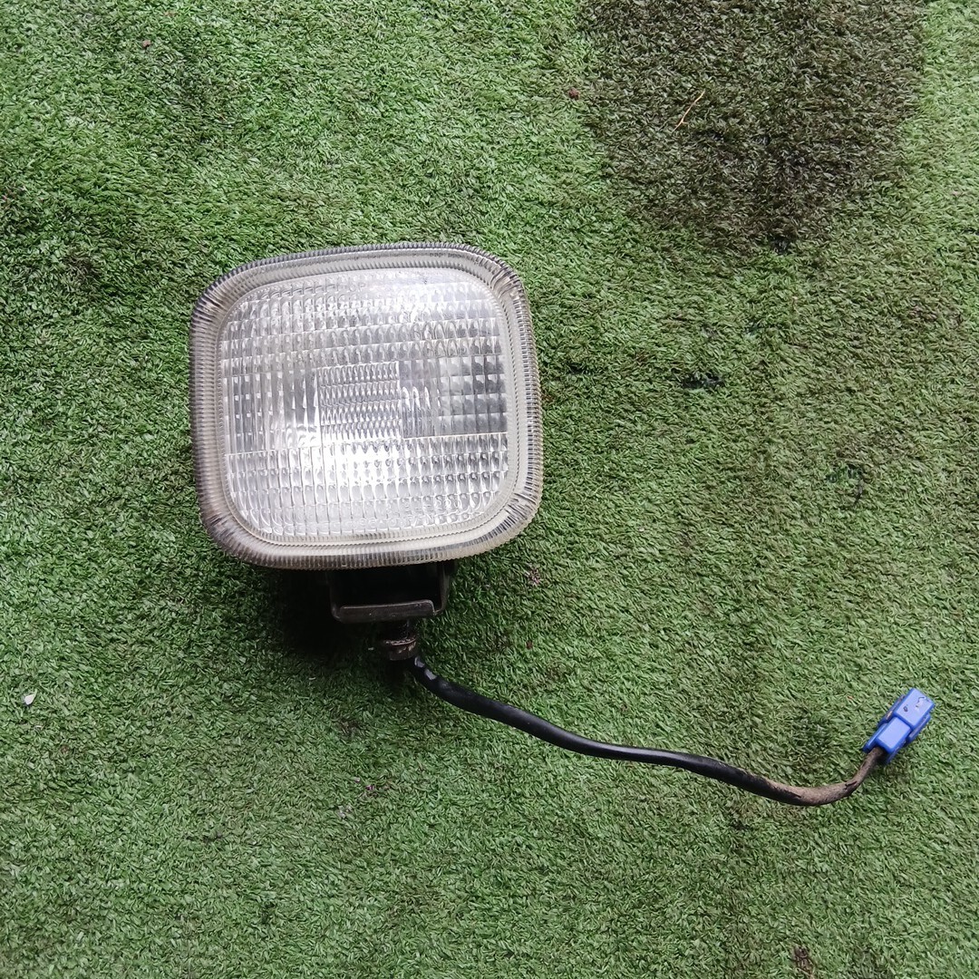 イセキ コンバイン HF448 作業灯 ユンボ 除雪機 オーガ フォグランプ 汎用 流用 12ボルト拍卖