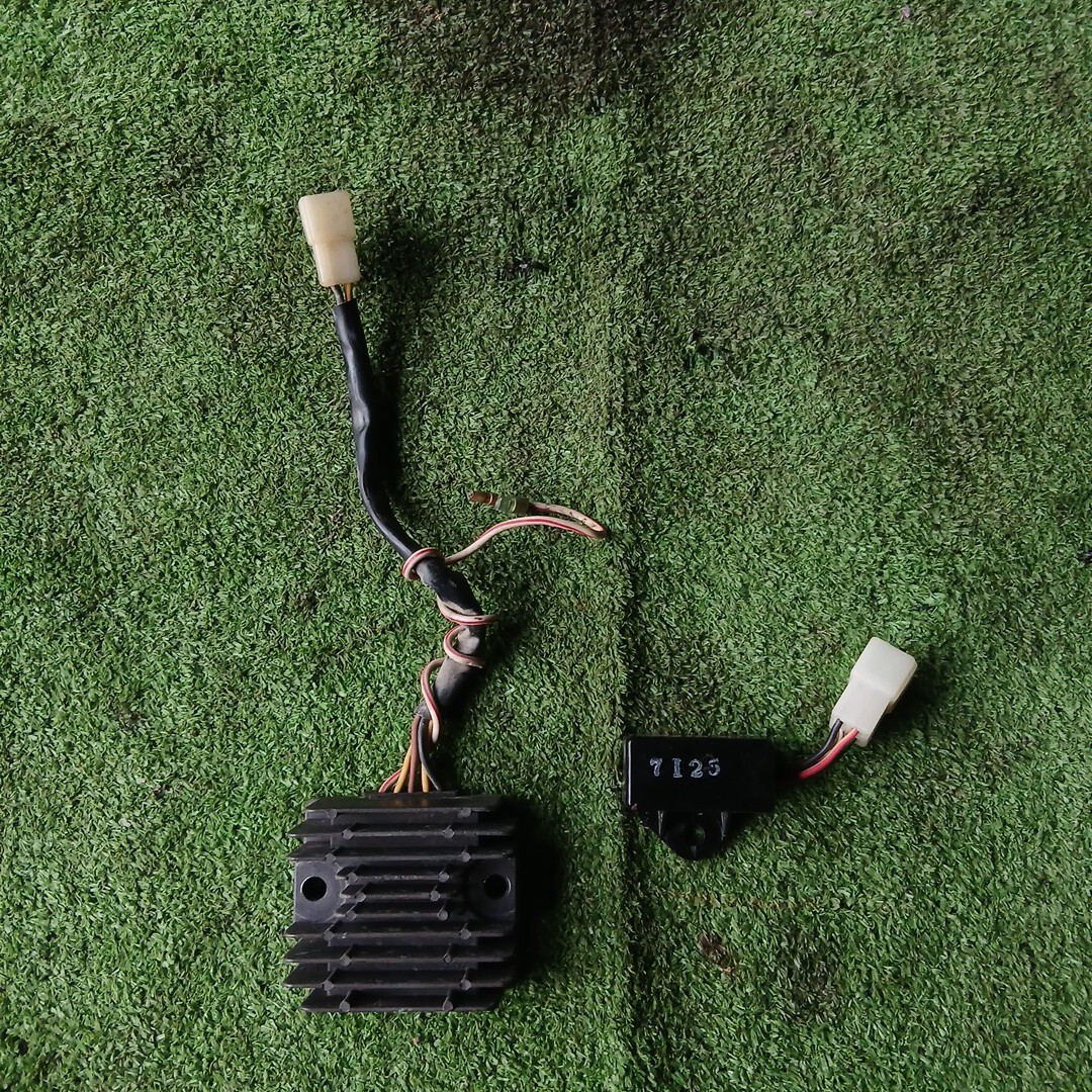 イセキ コンバイン HE209 レギュレター 実働外し レギュレーター レギュレータ エンジン 倉庫内保管 リレー拍卖