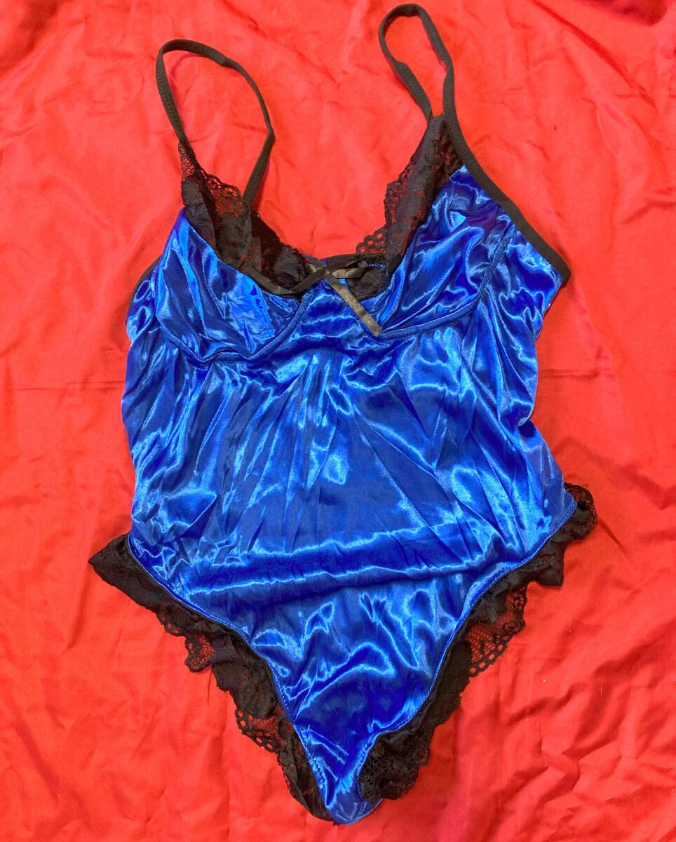 Lサイズロイヤルブルー肩ショルダータイプ テディフリルレース付きクローズクロッチ ボディスーツ サテン光沢 つるつる薄手のお品 ナイロン拍卖