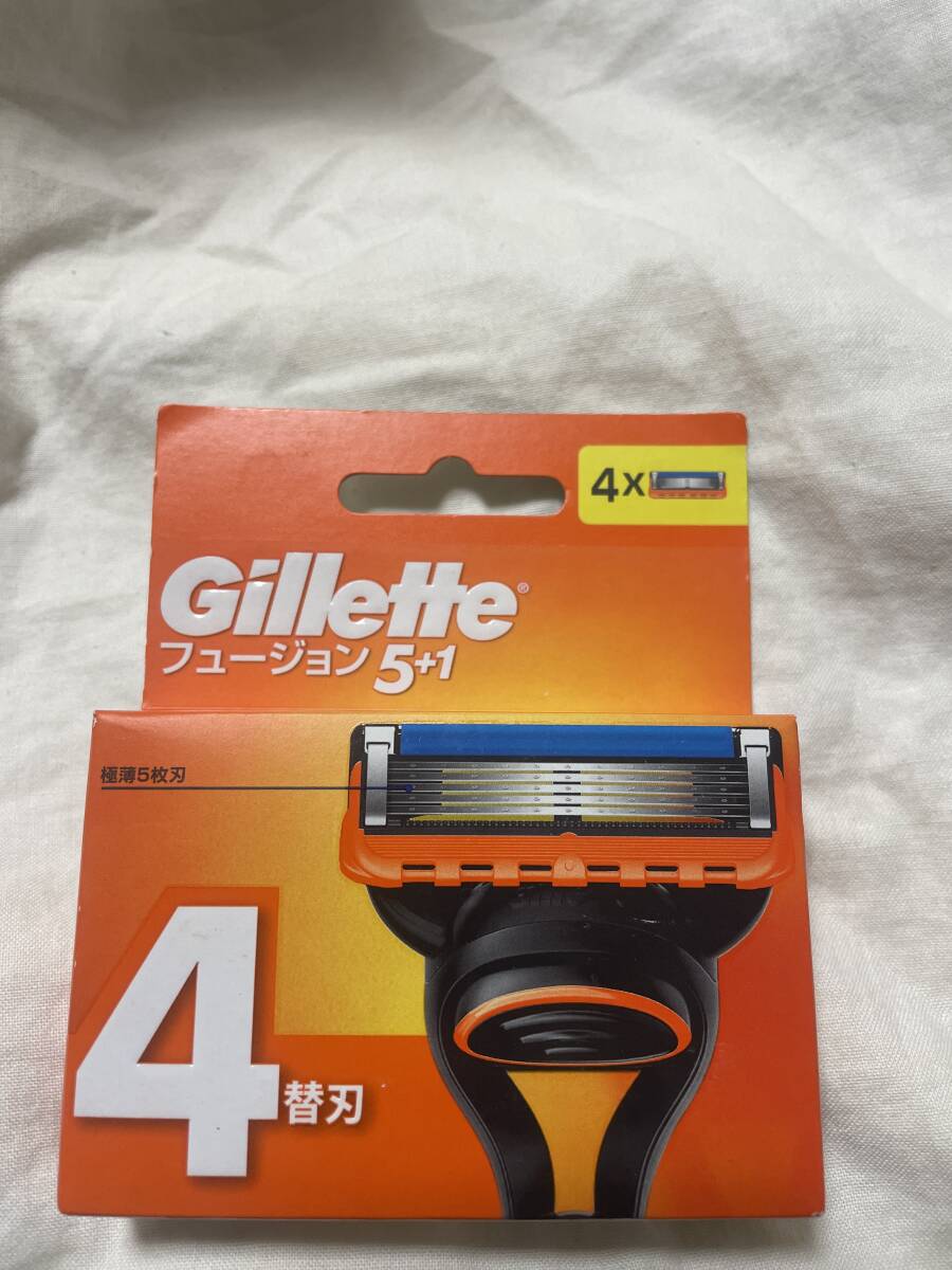 大人気 ジレット フュージョン 5+1 替刃 4個 正規品 お得 激安 処分 メンズ 髭剃り 脱毛 男子 男性a拍卖