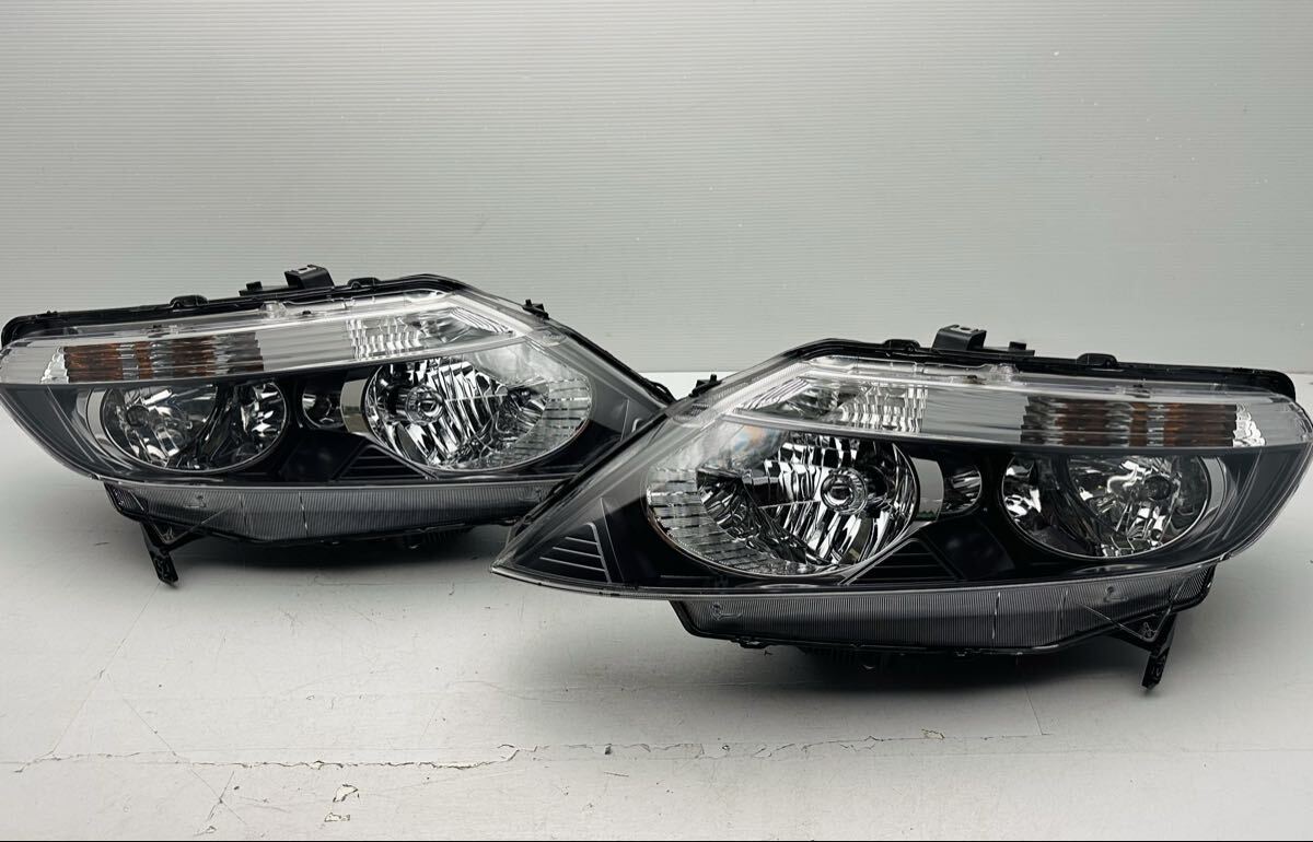 ★美品★当日発送★ホンダ エアウェイブ GJ1 前期 ヘッドライト 左右セット キセノン HID レベ付 KOITO 100-22592 打刻 チ (R276)拍卖