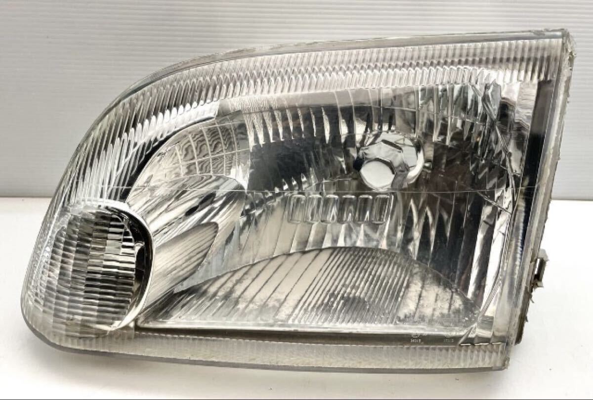 トヨタ ハイエース 100系 純正 左 ヘッドライト ヘッドランプ ハロゲン KOITO 26-90 (T106)拍卖