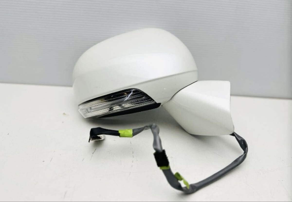 美品 SAI AZK10 前期 純正 サイドミラー ドアミラー 右 070 ホワイトパール 7ピン 87940-75100 (N2)拍卖