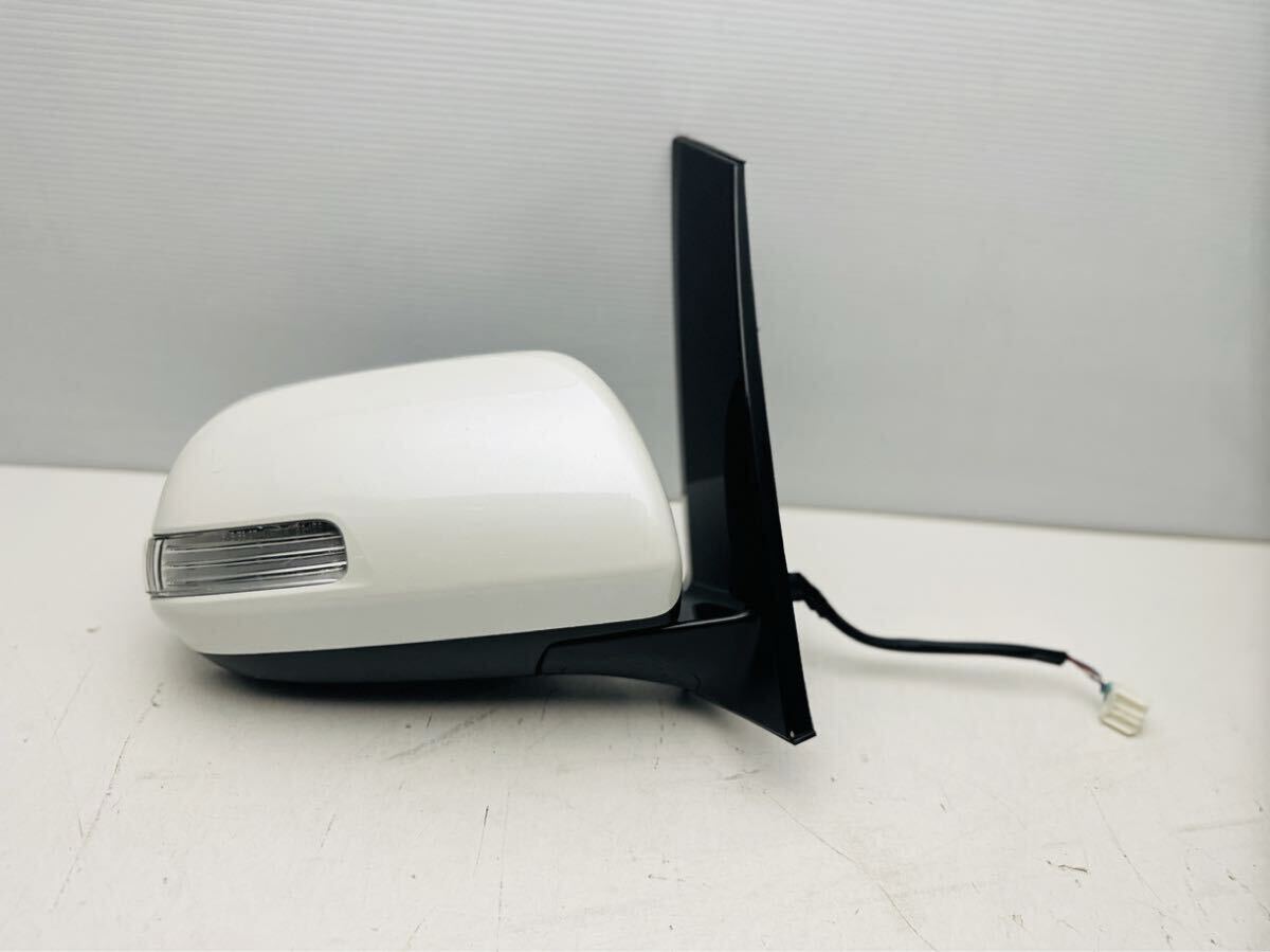美品 20系 アルファード ヴェルファイア ANH20W/ANH25W/GGH20/GGH25 右 ドアミラー7ピン ホワイトパール系 070ウィンカー付き (S170)拍卖