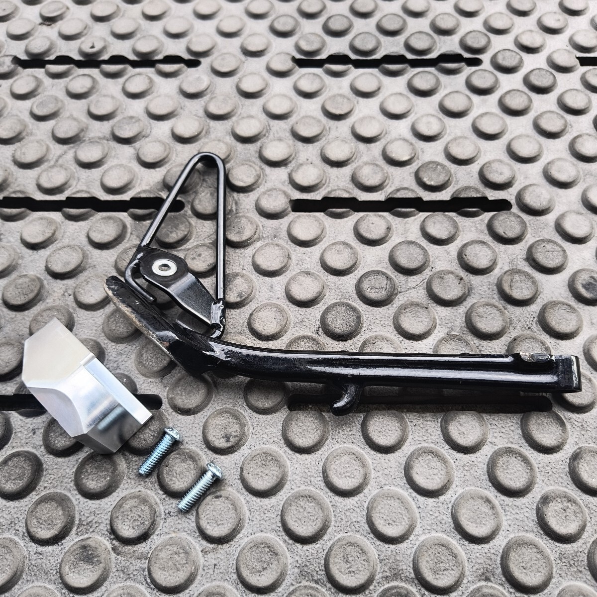 ハーレー純正 キックスタンド FXLR FXLRS M8 Softail BUNG KING 1インチ リフトアップブロック セット ブロックは新品未使用拍卖