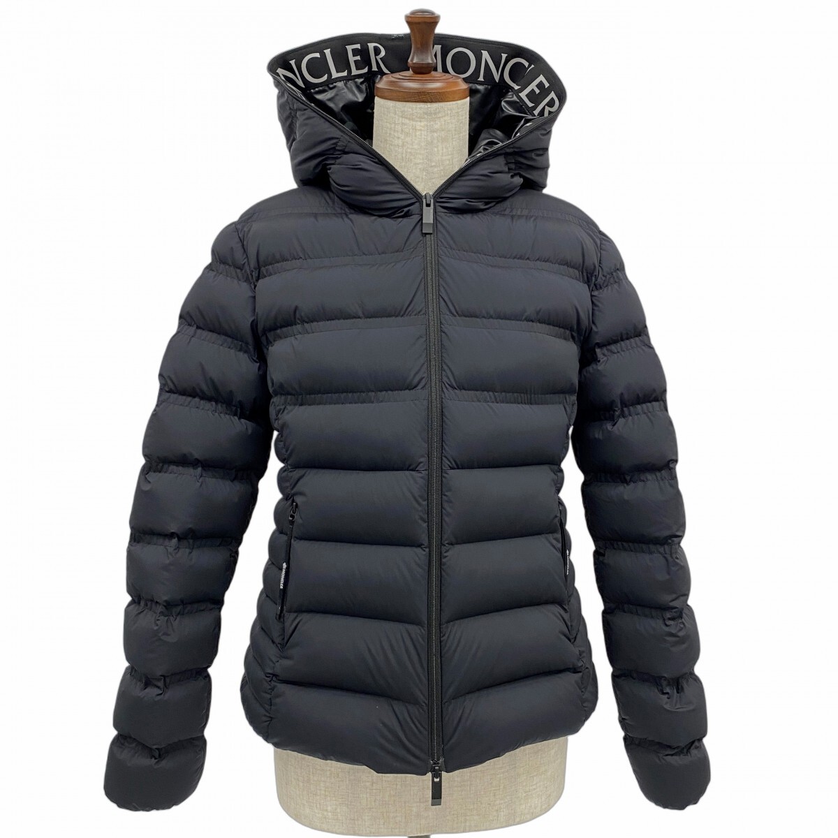 【5apm0036】モンクレール ダウンジャケット 0 ブラック ポリエステル ダウン フェザー J10931A00021 595FK【中古】レディース拍卖