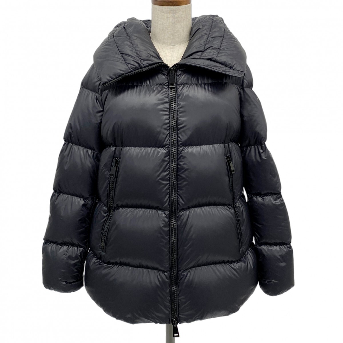 【5apm0043】モンクレール ダウンジャケット 1 ブラック ナイロン ダウン フェザー D20934637349 53052【中古】レディース拍卖