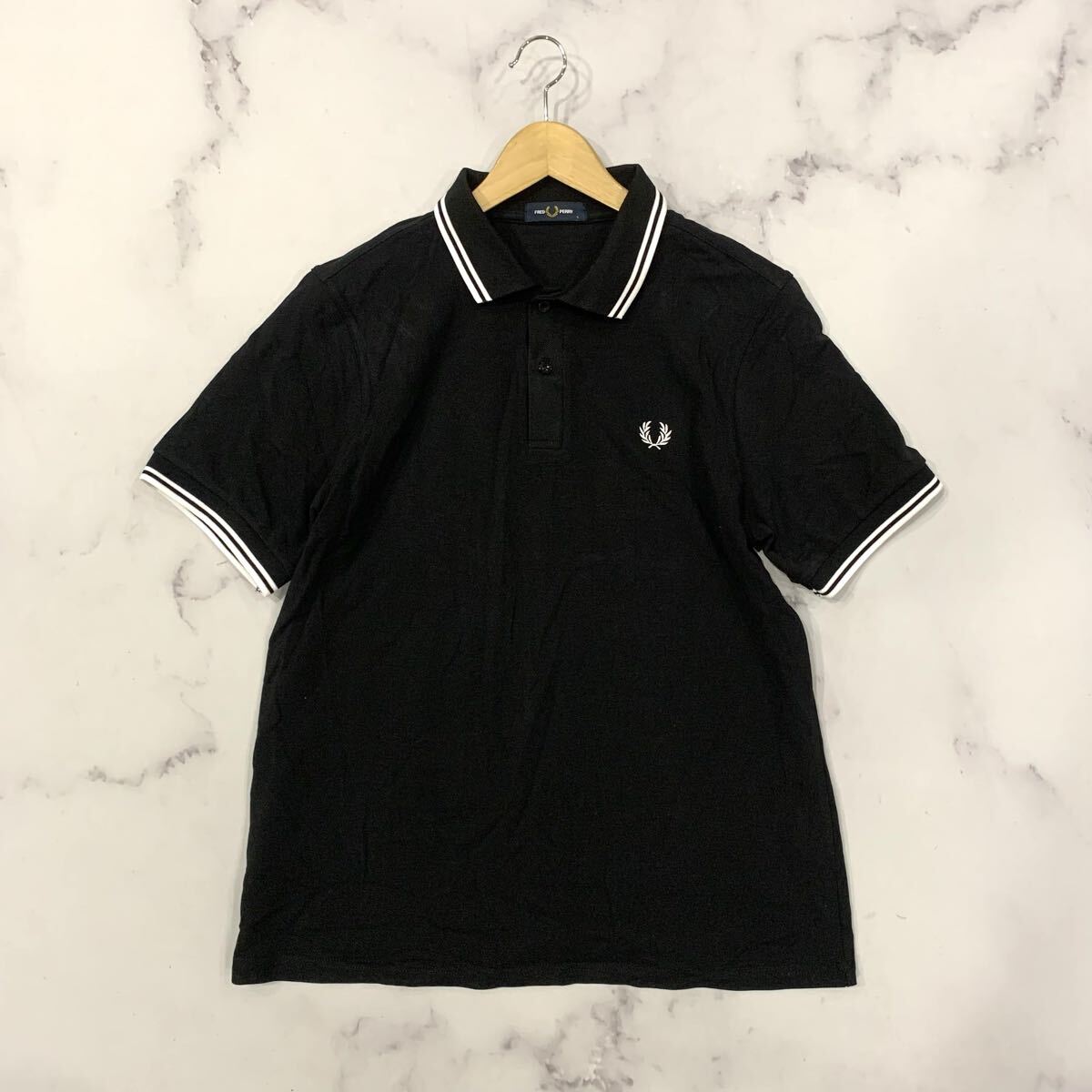 J ▼ 洗練されたデザイン '着心地抜群' FRED PERRY フレッドペリー 半袖 ロゴ刺繍 ポロシャツ L メンズ 紳士服 トップス拍卖