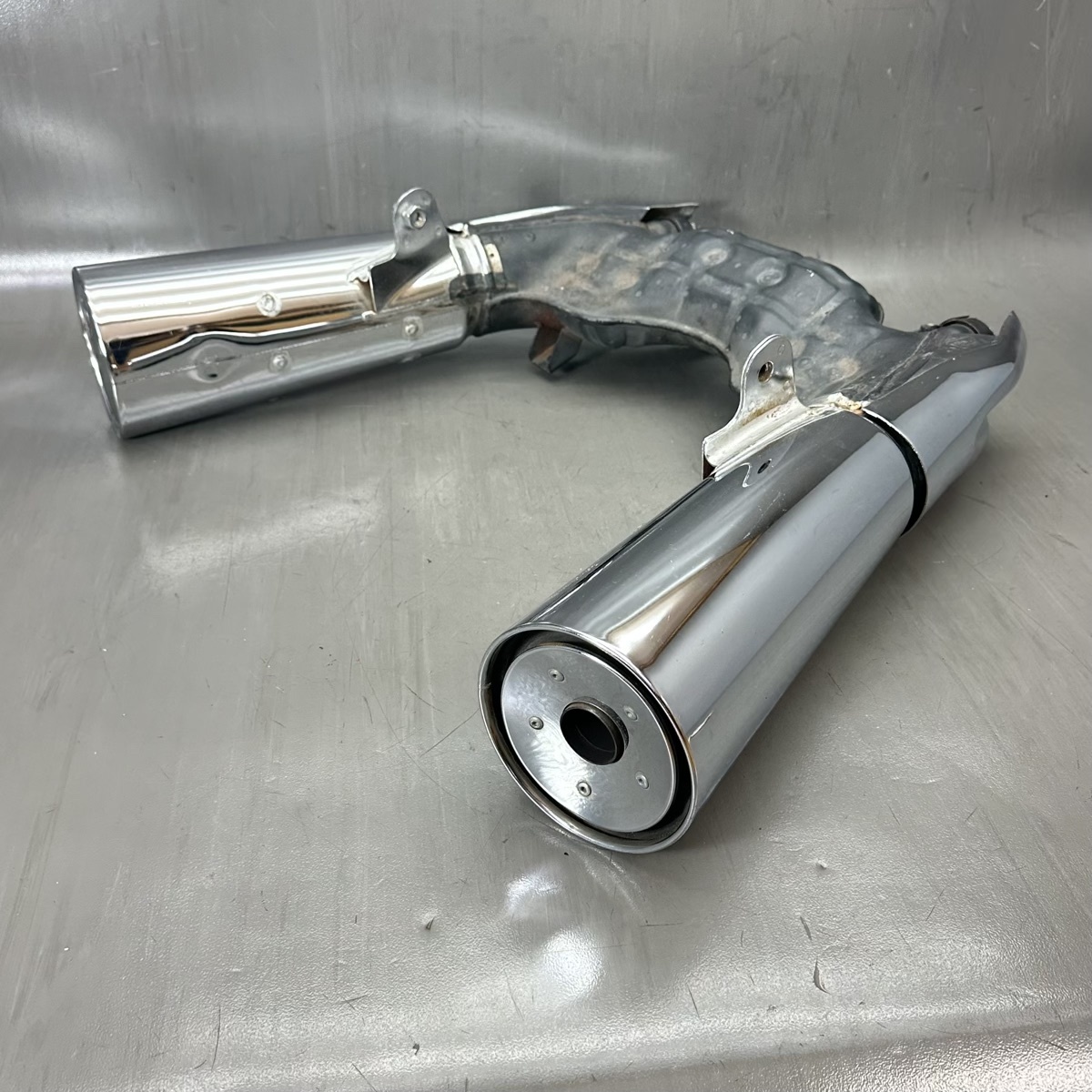 ★ヤマハ VMAX1200 V-MAX1200 1UT 純正 マフラー サイレンサー 250811BKO472拍卖