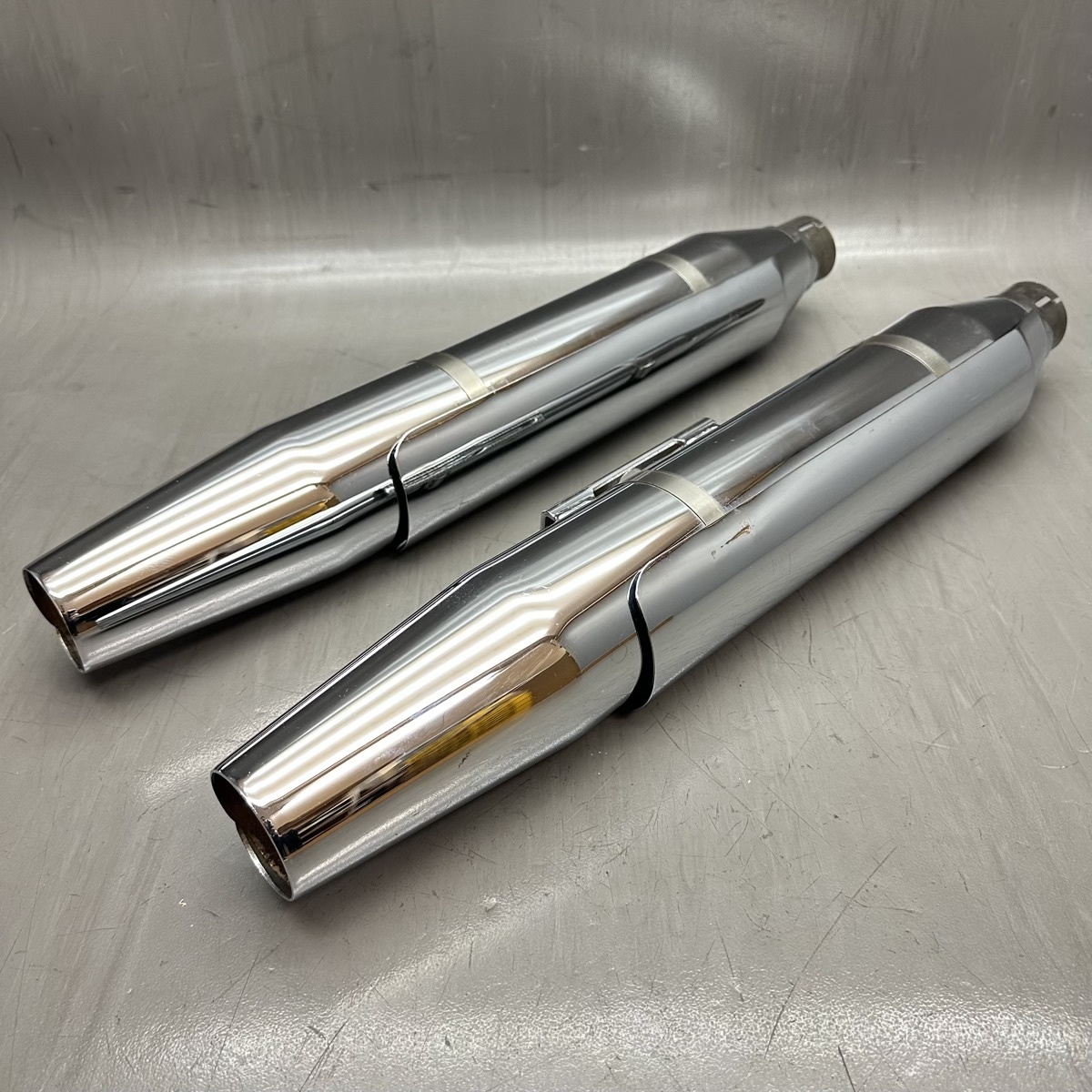 ★ハーレー FXDL1580 ダイナ ローライダー 純正 サイレンサー マフラー 65868-07 250811BKO563拍卖