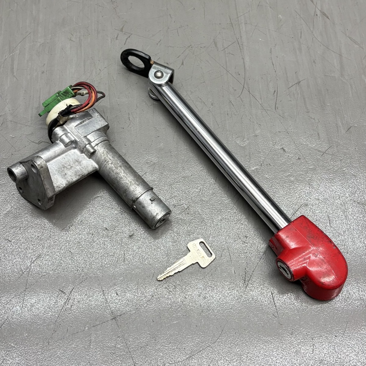 スズキ アドレス V100 純正 キーセット イグニッション メインキー オプションハンドルロック 251020KFR112拍卖