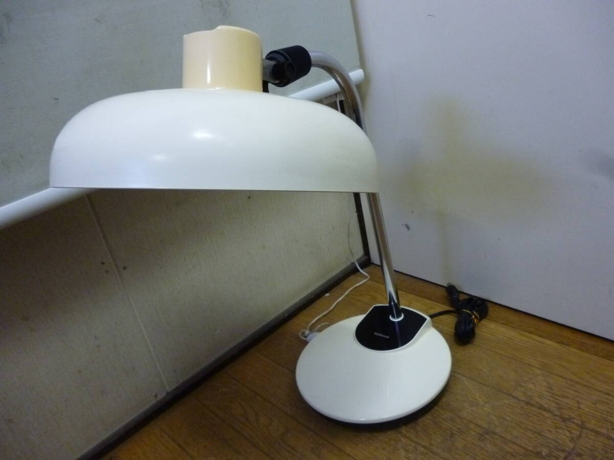 ◆中古 昭和レトロ 当時物 ナショナル 卓上 電気スタンド 照明器具 デスク ライト ランプ SA231W 点灯確認済 作業 机 インダストリアル◆拍卖